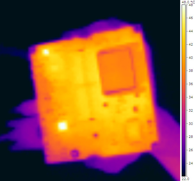 thermal camera view of the front of the motherboard